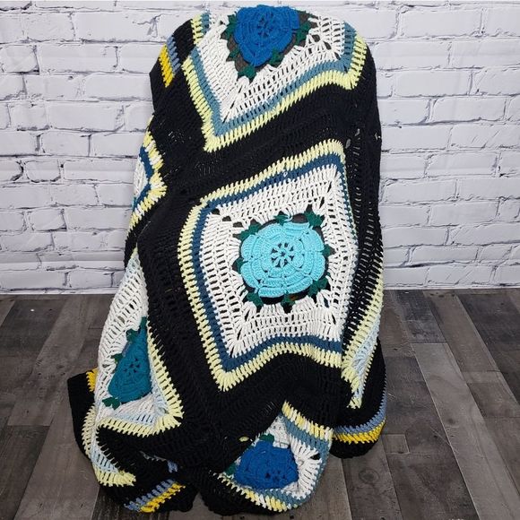 Vintage Other - Vintage Granny Square Floral Blanket